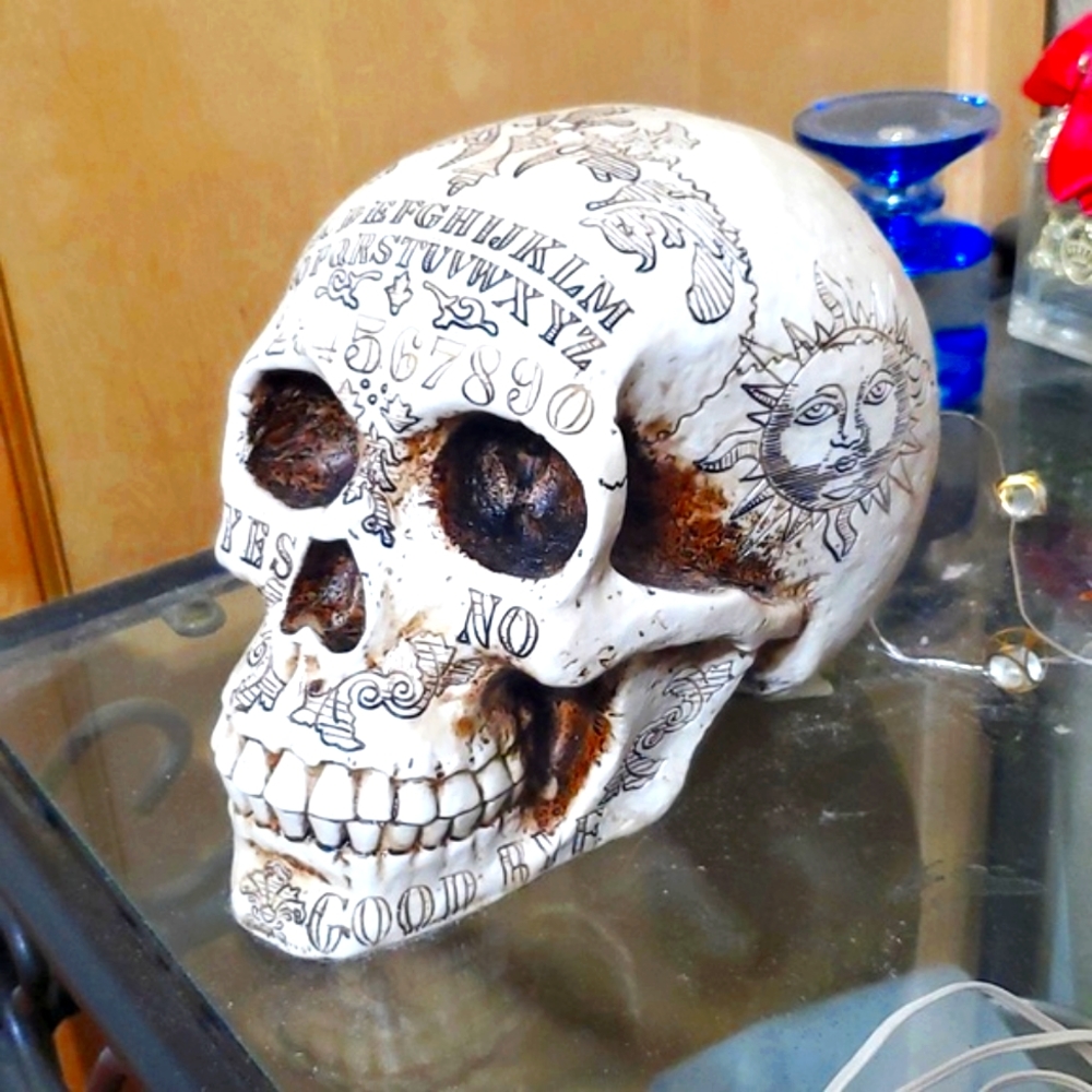 Life size ouija skull-Gothic decor-perfect for Halloween 🎃 💀